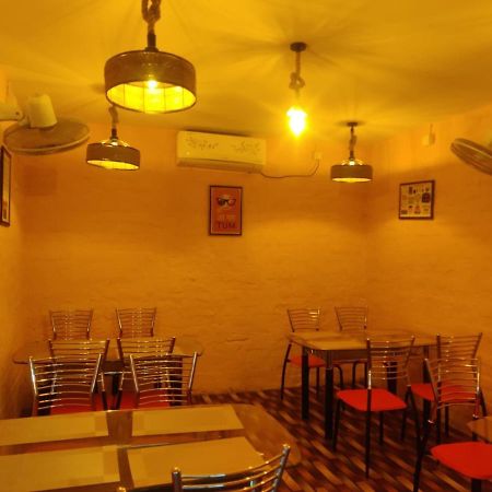 Heritage Bagala Dharmasala Hotel Puri Buitenkant foto